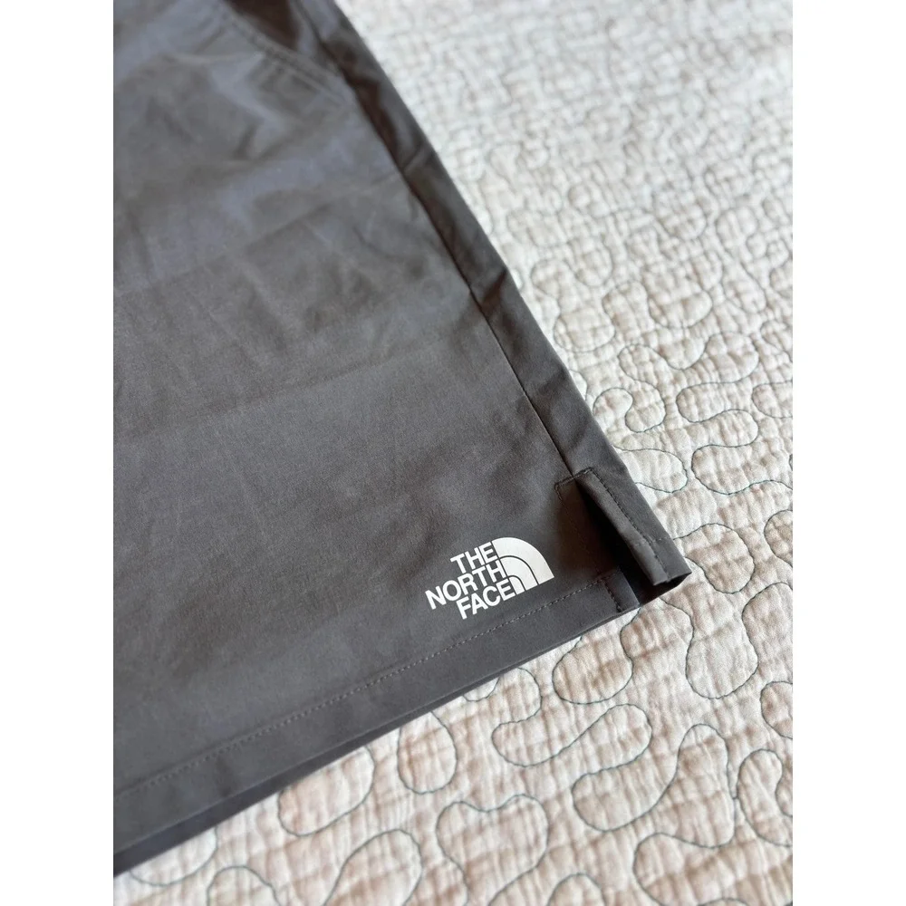 The North Face Mens FlashDry Training Shorts Grey Size Large NWOT